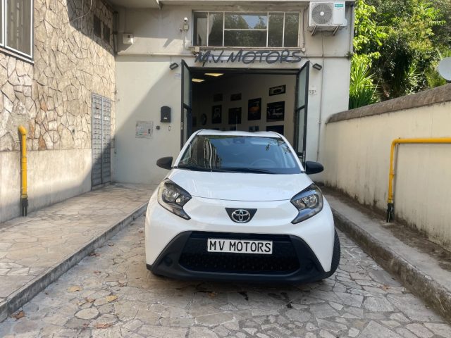 Toyota Aygo X 1.0 72 CV Active - foto 2 di 4
