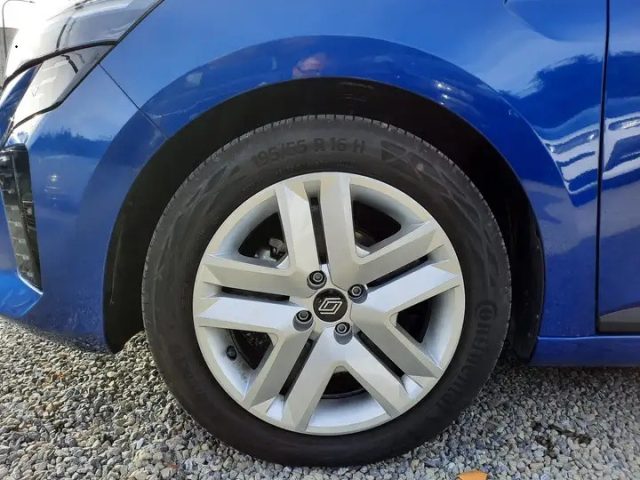 Renault Clio ECO-G 100 CV 5 porte - foto 2 di 4