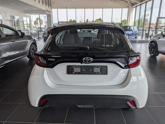 Toyota Yaris 1.0 5 porte - foto 2 di 4