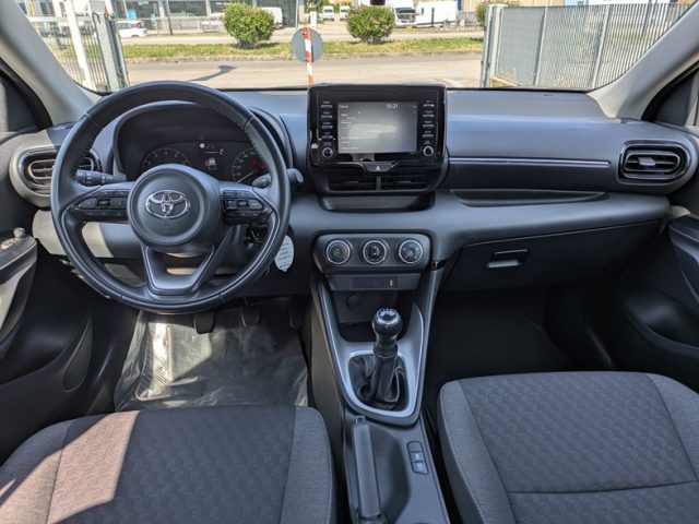 Toyota Yaris 1.0 5 porte - foto 4 di 4