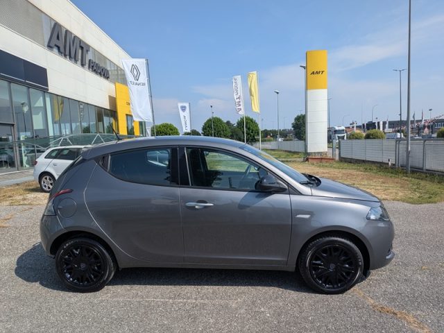 Lancia Ypsilon 1.0 5 porte S&S Hybrid Gold - foto 3 di 4
