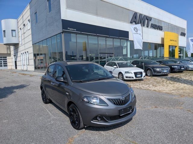 Lancia Ypsilon 1.0 5 porte S&S Hybrid Gold usato a LIMENA