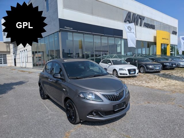 Lancia Ypsilon Hybrid-GPL Gold - foto 3 di 4