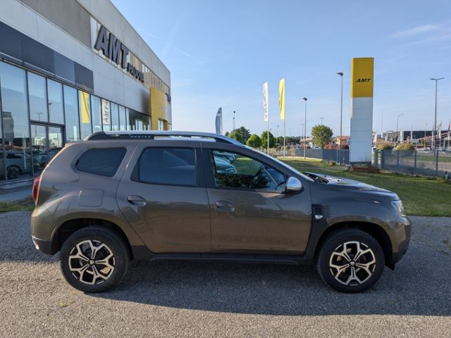 Dacia Duster 1.0 TCe 100 CV ECO-G 4x2 Prestige - foto 2 di 4