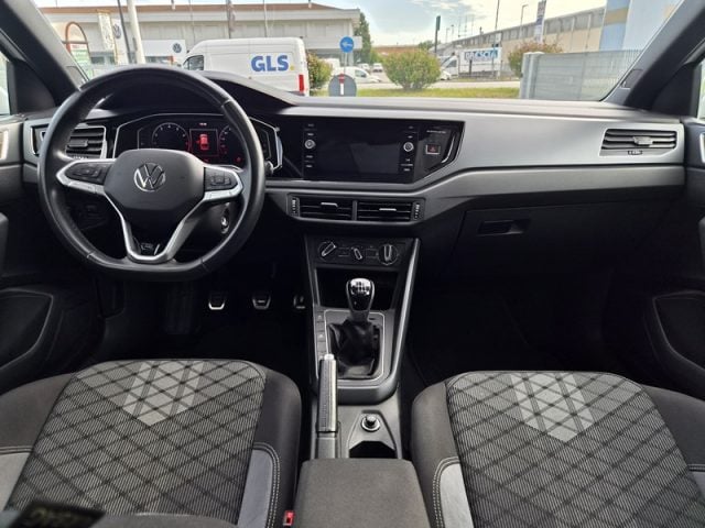 Volkswagen Taigo 1.0 GPL 110 CV R-Line - foto 2 di 4
