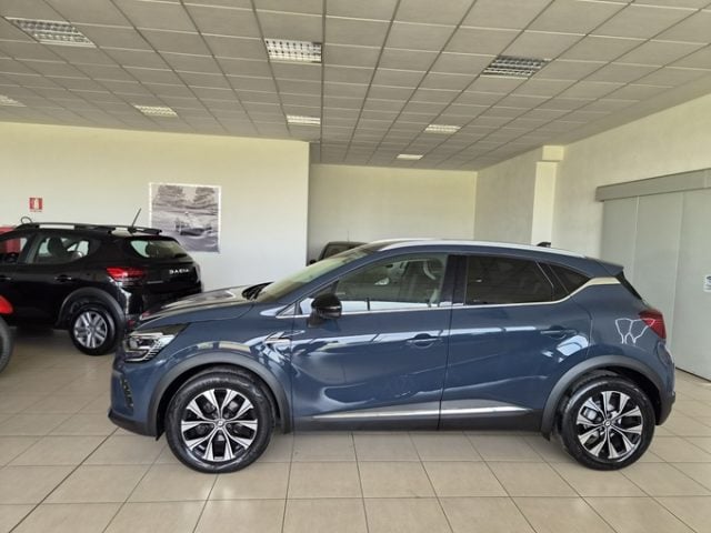 Renault Captur TCe 100 CV GPL Techno - foto 2 di 4