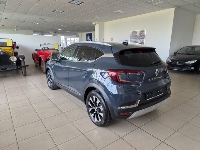 Renault Captur TCe 100 CV GPL Techno - foto 3 di 4