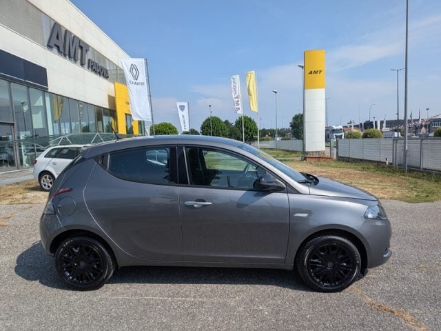 Lancia Ypsilon Hybrid Gold - foto 4 di 4