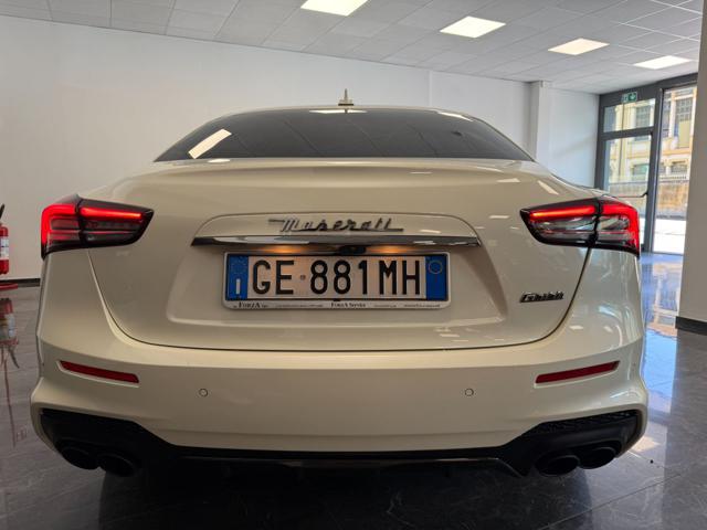 Maserati Ghibli V8 580 CV Trofeo Kit Carbonio Interior & Exterior - foto 3 di 4