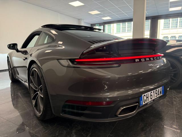 Porsche 911 Carrera 4 - foto 4 di 4