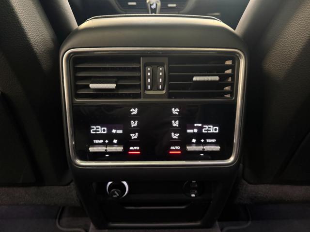 Porsche Cayenne 3.0 V6 E-Hybrid TETTO, del 2020, 91.000 km, in vendita a Villa Carcina (BS)