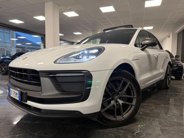 Porsche Macan 2.0 T TETTO / CHRONO / SCARICO/ GARANZIA UFFICIALE - foto 2 di 4