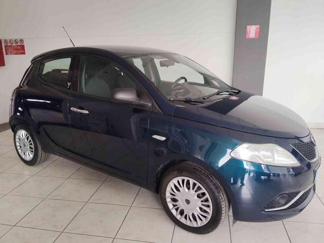 Lancia Ypsilon 1.2 69 CV 5 porte Gold - foto 2 di 4