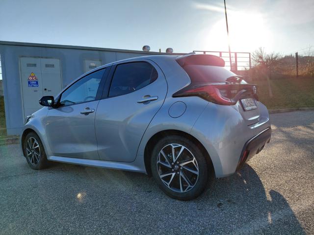Toyota Yaris 1.5 Hybrid 5 porte Lounge - foto 3 di 4