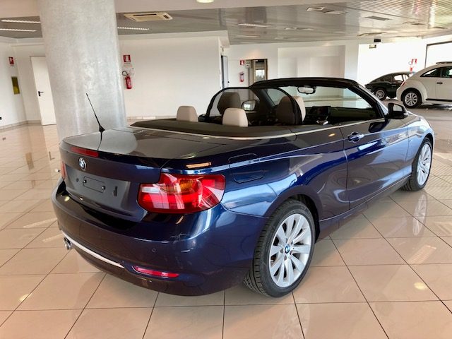BMW 220 d Cabrio Luxury - foto 4 di 4