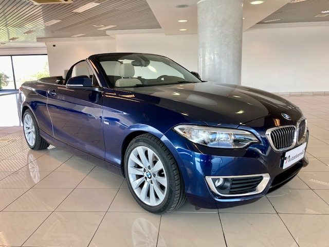 BMW 220 d Cabrio Luxury usato a CAVERNAGO