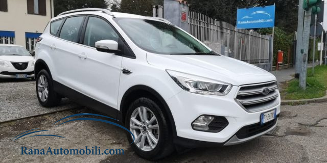 Ford Kuga 1.5TDCI Business Navy usato a CORBETTA
