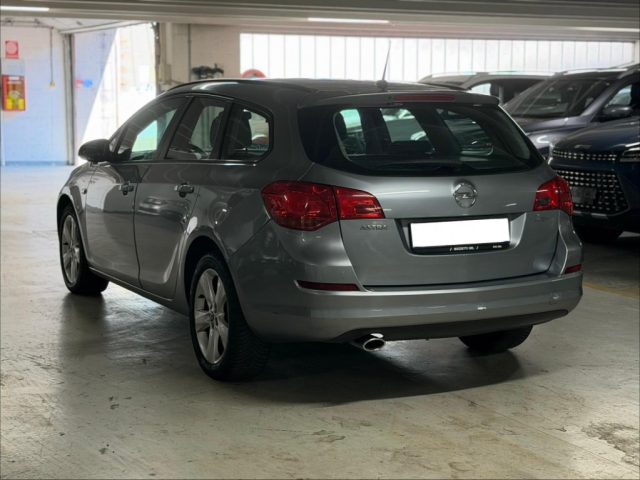 Opel Astra 1.4 Turbo 140CV Sports Tourer GPL Tech Cosmo - foto 4 di 4