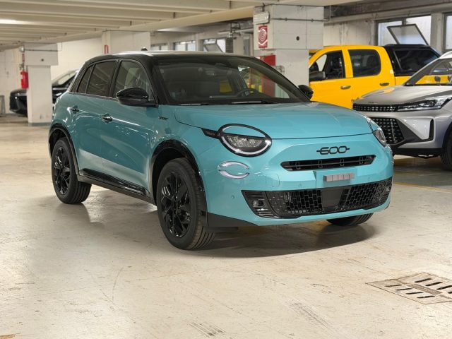 Fiat 600 Hybrid 145 CV DCT MHEV Sport Edizione Milano Corti km 0 a RHO