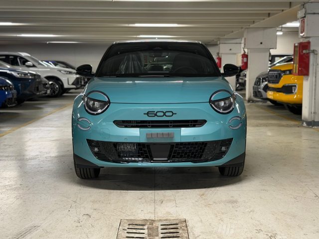 Fiat 600 Hybrid 145 CV DCT MHEV Sport Edizione Milano Corti - foto 2 di 4