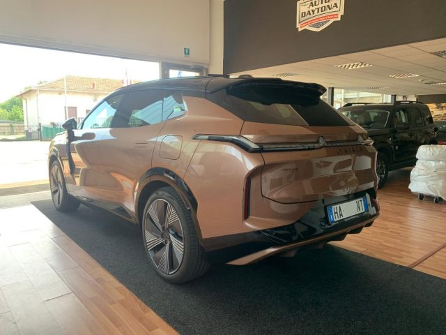 Lynk & Co 8 PHEV More - foto 4 di 4