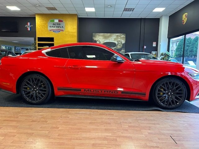 Ford Mustang Fastback 2.3 EcoBoost Automatica Full - foto 4 di 4