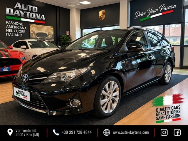 Toyota Auris Touring Sports 2.0 D-4D LOUNGE, del 2014, 232.000 km, in vendita a Rho (MI)