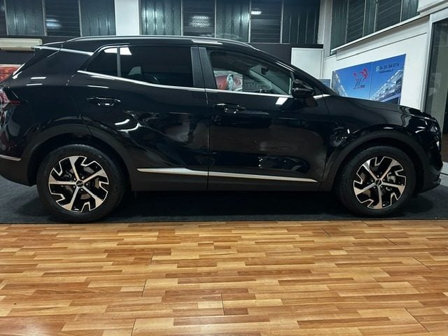 Kia Sportage 1.6 TGDi HEV AT Style - foto 4 di 4