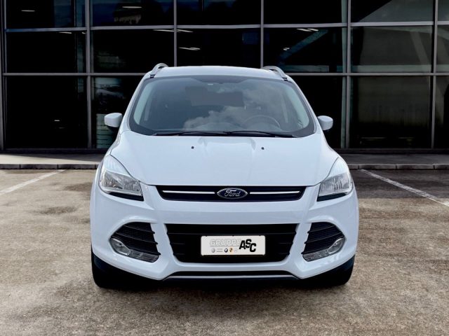 Ford Kuga 2.0 TDCI 140 CV 2WD Titanium - foto 2 di 24