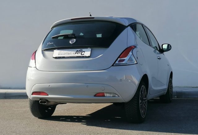 Lancia Ypsilon 1.2 BENZ GPL 69 CV 5 porte ADATTA NEOPATENTATI - foto 3 di 4