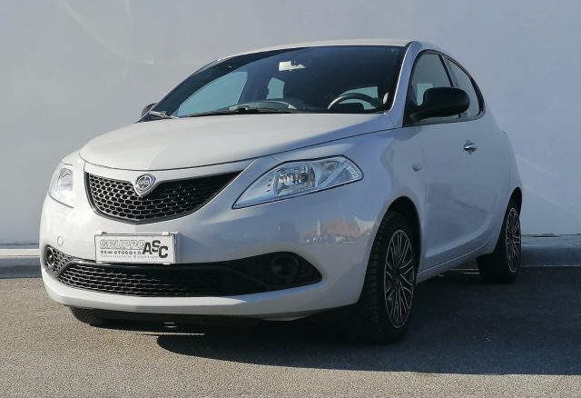Lancia Ypsilon 1.2 BENZ GPL 69 CV 5 porte ADATTA NEOPATENTATI usato a BRA