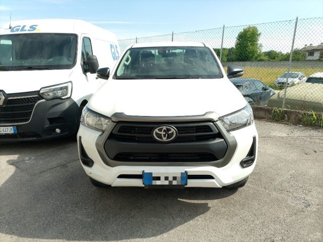 Toyota Hilux 2.8 D-4D 4WD 4 porte Double Cab - foto 2 di 4