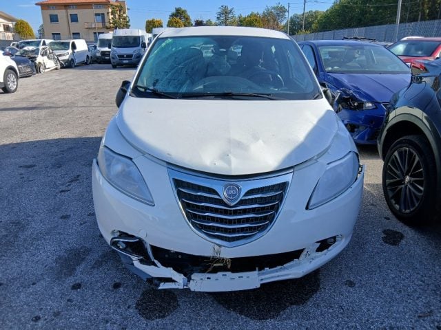 Lancia Ypsilon 1.3 MJT 16V 95 CV 5 porte S&S - foto 2 di 4