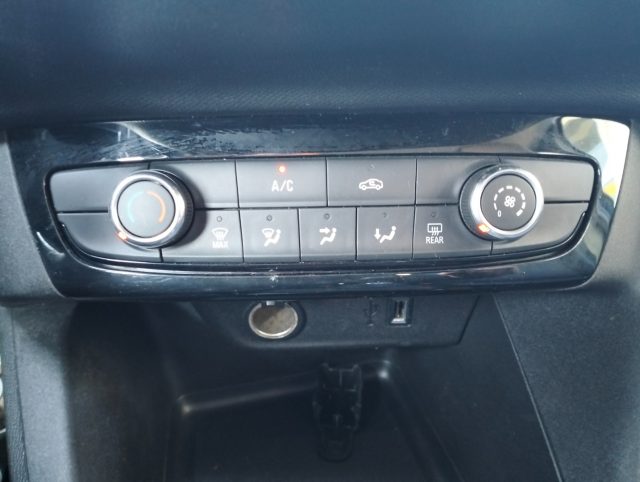 Opel Corsa 1.2 Blitz Edition, del 2021, 58.000 km, in vendita a Camisano Vicentino (VI)