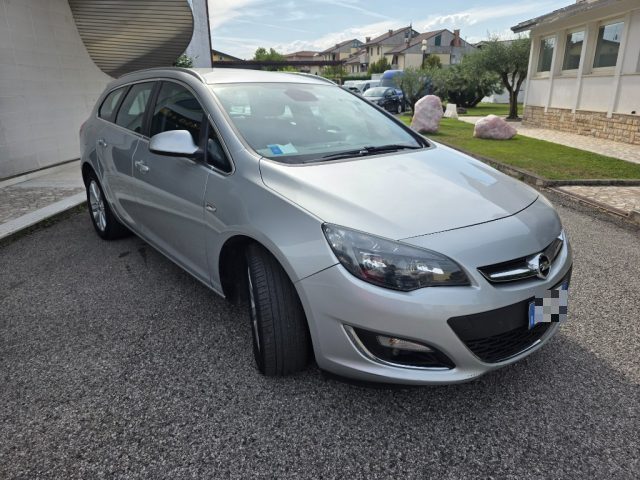 Opel Astra 1.6 CDTI EcoFLEX S&S Sports Tourer Cosmo - foto 2 di 4