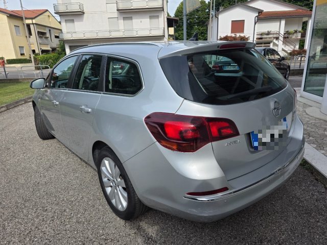 Opel Astra 1.6 CDTI EcoFLEX S&S Sports Tourer Cosmo, del 2015, 139.000 km, in vendita a Camisano Vicentino (VI)