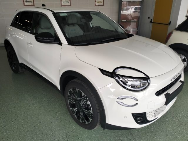 Fiat 600 Hybrid 100 CV DCT MHEV La Prima - foto 3 di 4