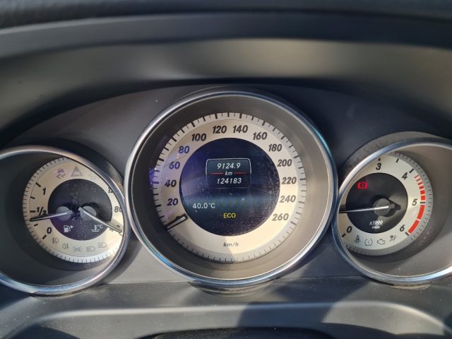 Mercedes-Benz E 200 CDI Premium, del 2014, 120.000 km, in vendita a Camisano Vicentino (VI)