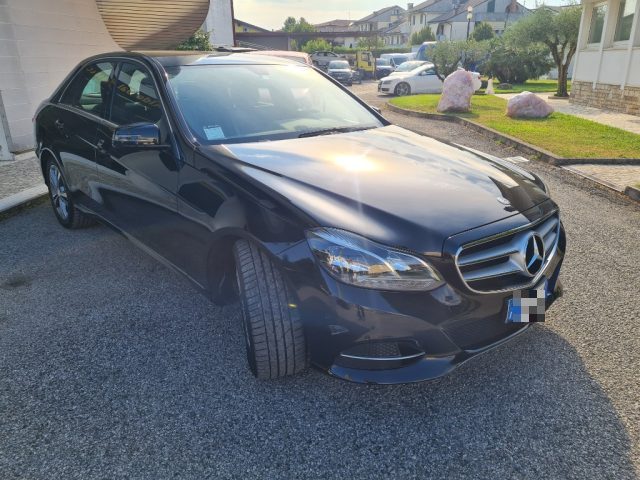 Mercedes-Benz E 200 CDI Premium - foto 2 di 4