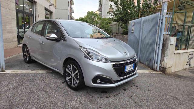 Peugeot 208 1° serie PureTech 82 5 porte Allure, del 2016, 92.000 km, in vendita a Roma (RM)