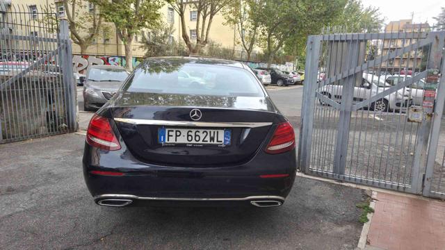 Mercedes-Benz E 220 d Auto Exclusive - foto 4 di 4