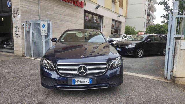 Mercedes-Benz E 220 d Auto Exclusive - foto 3 di 4