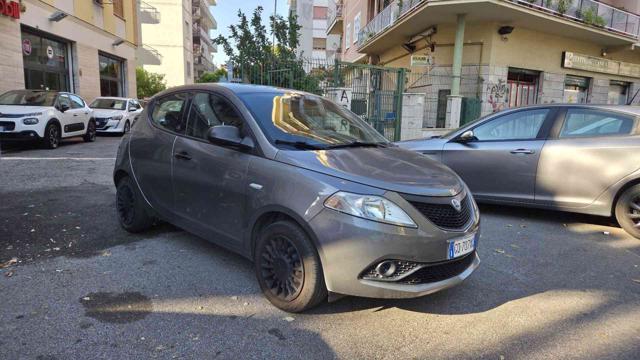 Lancia Ypsilon 1.0 FireFly 5 porte S&S Hybrid Ecochic Gold - foto 3 di 4