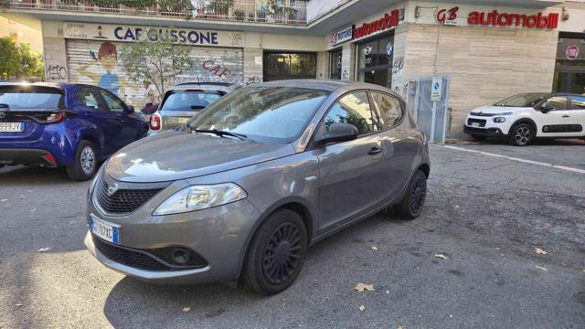 Lancia Ypsilon 1.0 FireFly 5 porte S&S Hybrid Ecochic Gold, del 2020, 172.000 km, in vendita a Roma (RM)