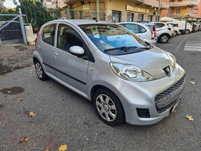 Peugeot 107 1.0 68CV 5p. Plaisir 2Tronic, del 2010, 149.000 km, in vendita a Roma (RM)