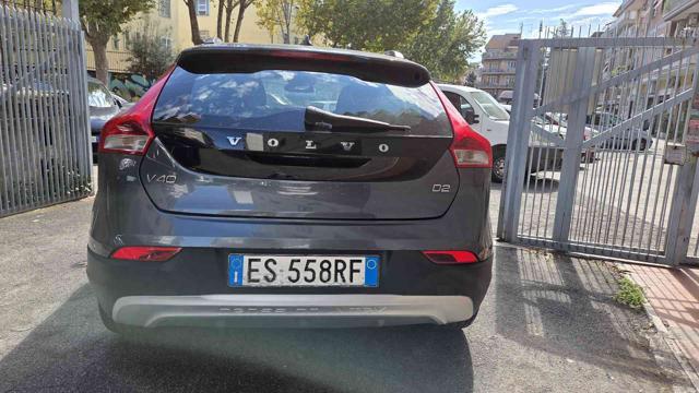 Volvo V40 Cross Country D2 1.6 Momentum, del 2013, 187.000 km, in vendita a Roma (RM)