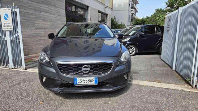 Volvo V40 Cross Country D2 1.6 Momentum - foto 2 di 4