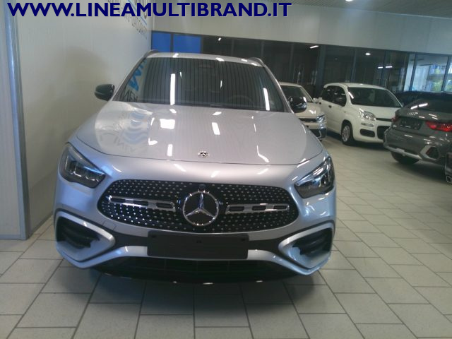 Mercedes-Benz GLA 200 Aut MHEV AMG Line Premium Pack Night - foto 2 di 4