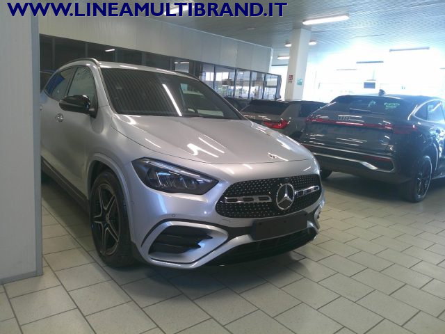 Mercedes-Benz GLA 200 Aut MHEV AMG Line Premium Pack Night - foto 3 di 4