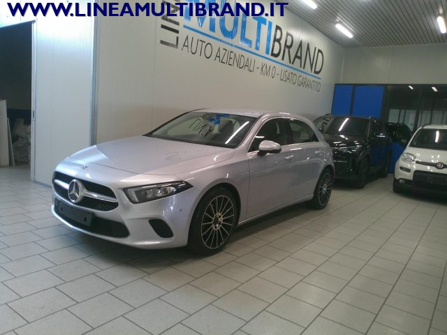 Mercedes-Benz A 180 d Aut.Sport Navi Led Pelle Cerchi 19 Luci Ambiente - foto 2 di 4